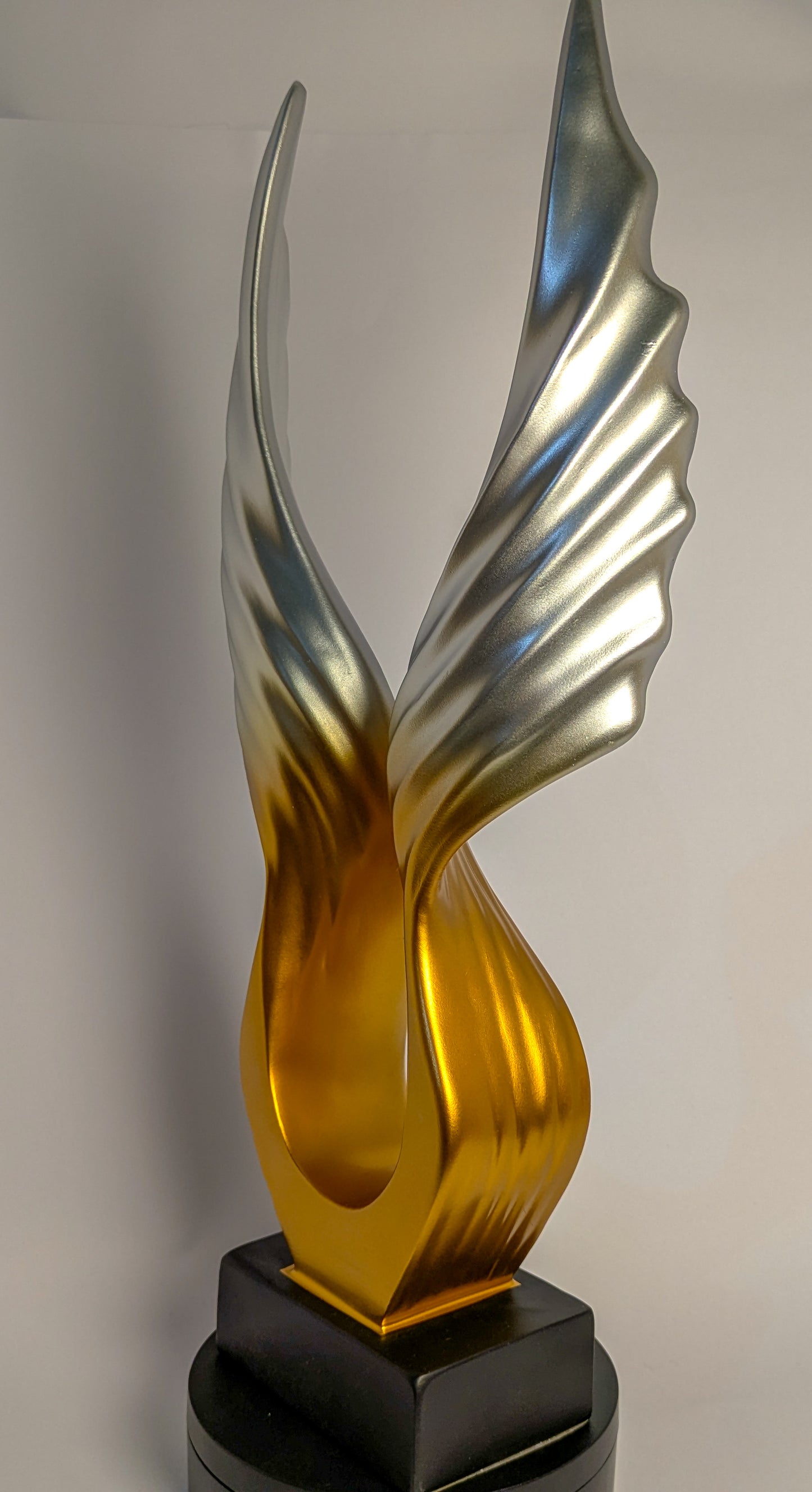 Artistry Wings Fling High Desktop Sculpture Decoration Piece