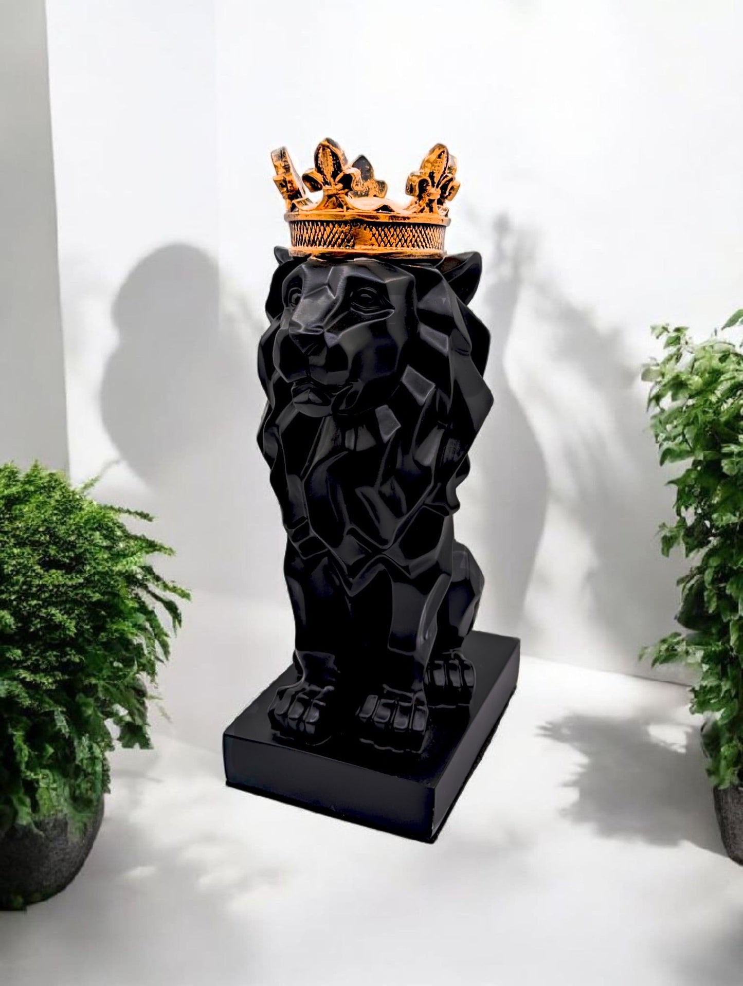 Black Lion Crowned Decoration Piece BBB