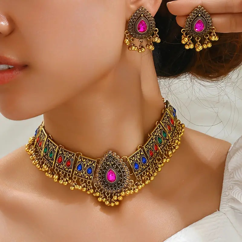 Vintage-Inspired Peacock Jewelry Set with Sparkling Rhinestones - Bold Necklace and Earrings Combo for Women, Perfect for Parties & Gifts
